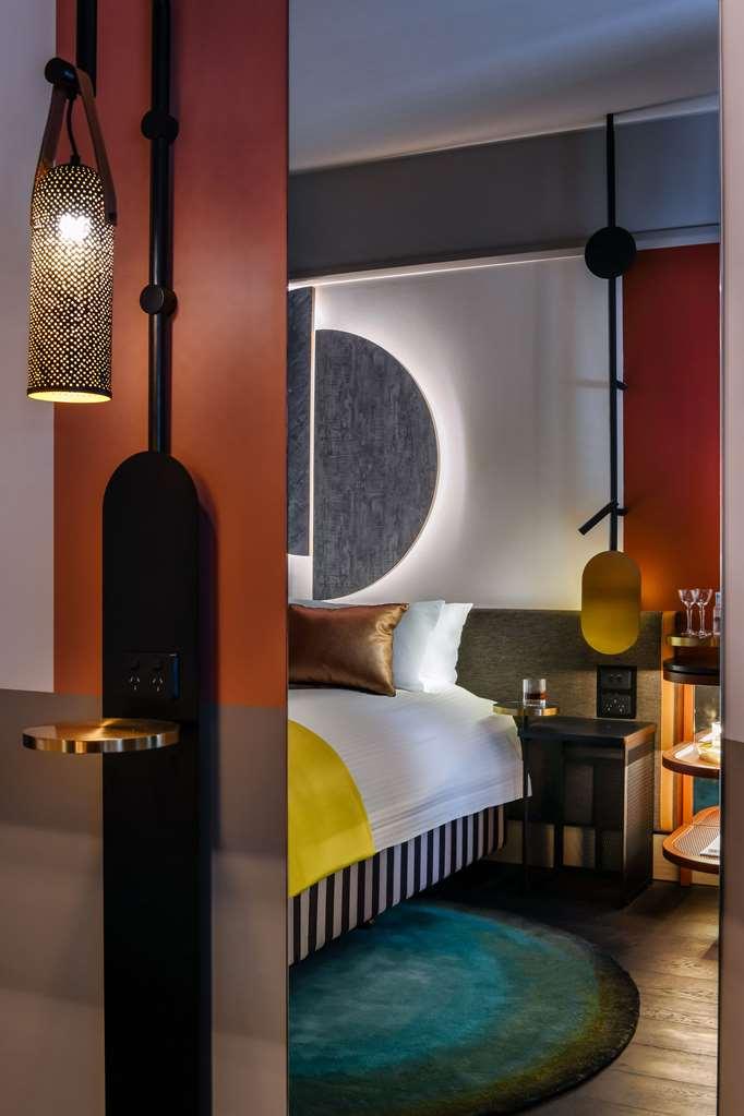 Qt Newcastle Hotel Cameră foto A room at the hotel